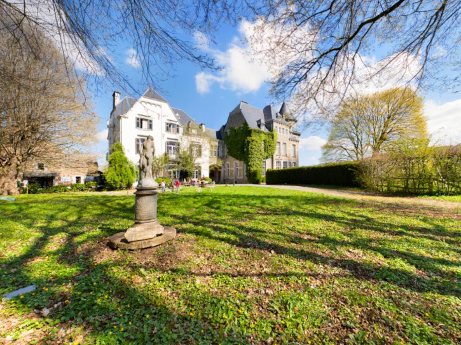 Le Petit Chateau De Blier Villa Erezee Exterior photo